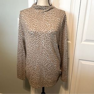 BeachLunchLounge Stina Womens Size Large Cheetah Leopard Thin Sweater Winter NEW